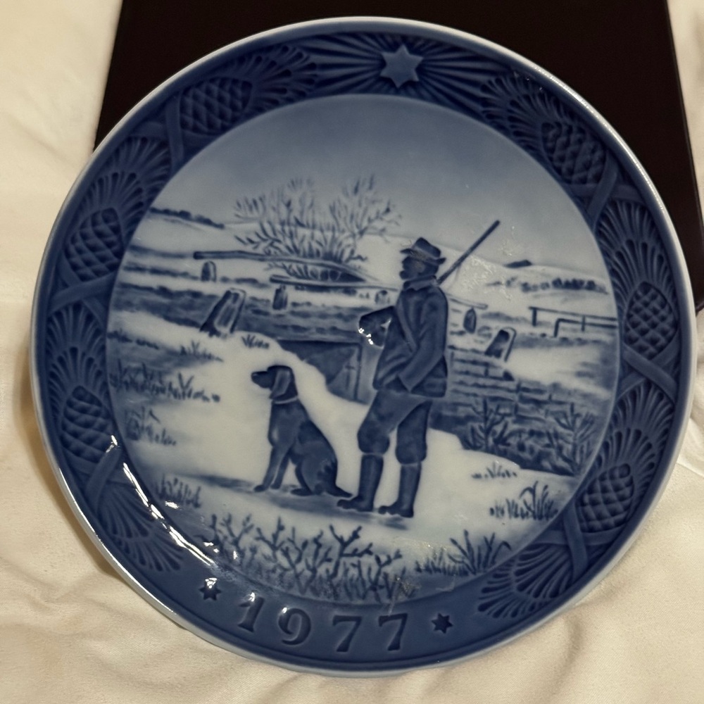 Royal Copenhagen Christmas Plate from 1977, titled "Immervad Bridge".